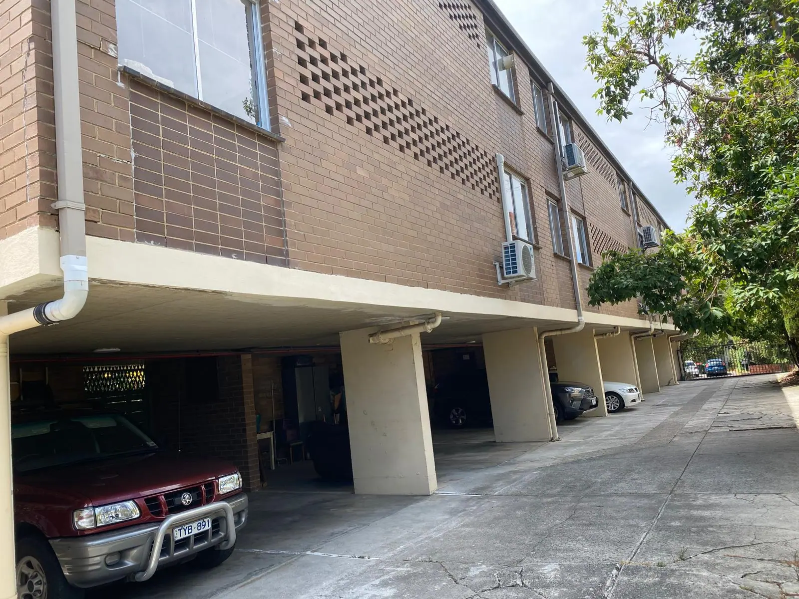 Completed concrete repairs at 26 Lansdowne Road, photograph 12