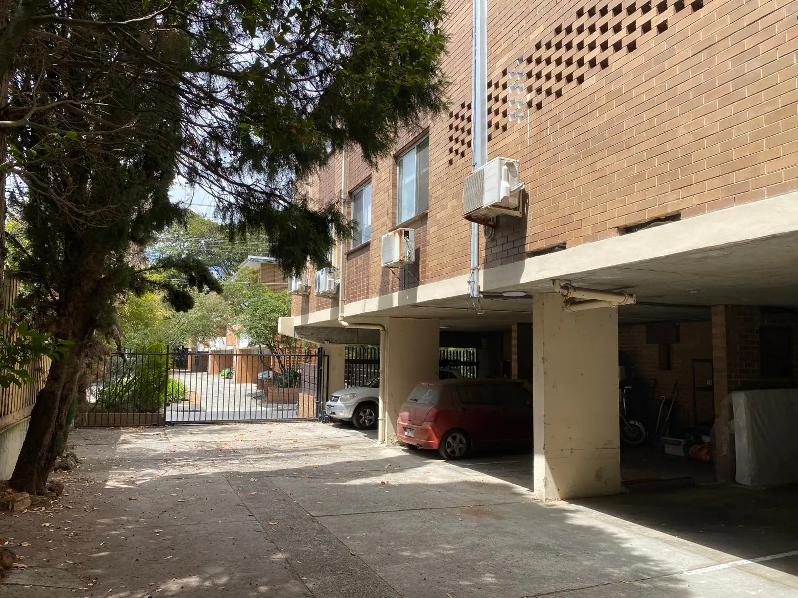 Completed concrete repairs at 26 Lansdowne Road, photograph 9